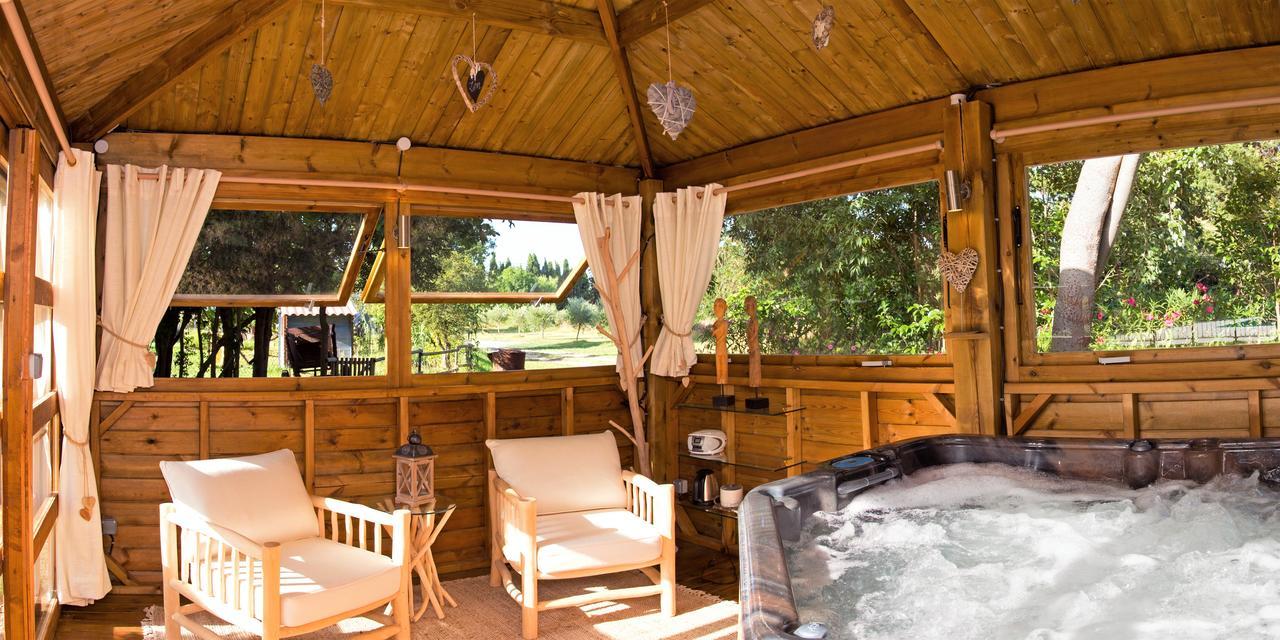Chambres D'Hotes Domaine Des Machottes Grans Exterior photo